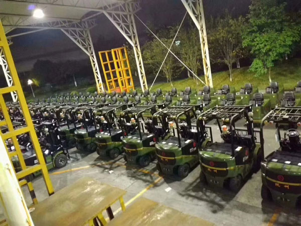 中國(guó)人民解放軍采購(gòu)杭州叉車(chē)案例