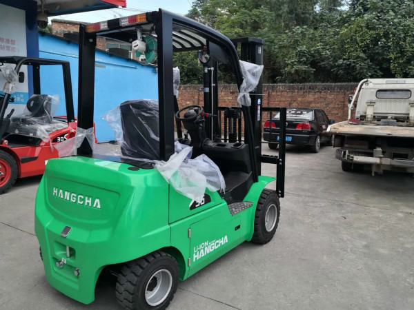 【干貨】電動堆高車、電動搬運車的電機和繼電器應該怎么保養(yǎng)？
