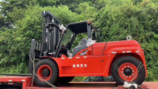 內(nèi)燃叉車動(dòng)力不足？機(jī)油要保養(yǎng)！